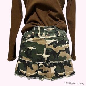 Y2K vintage Charlotte Russe green camo micro mini skirt